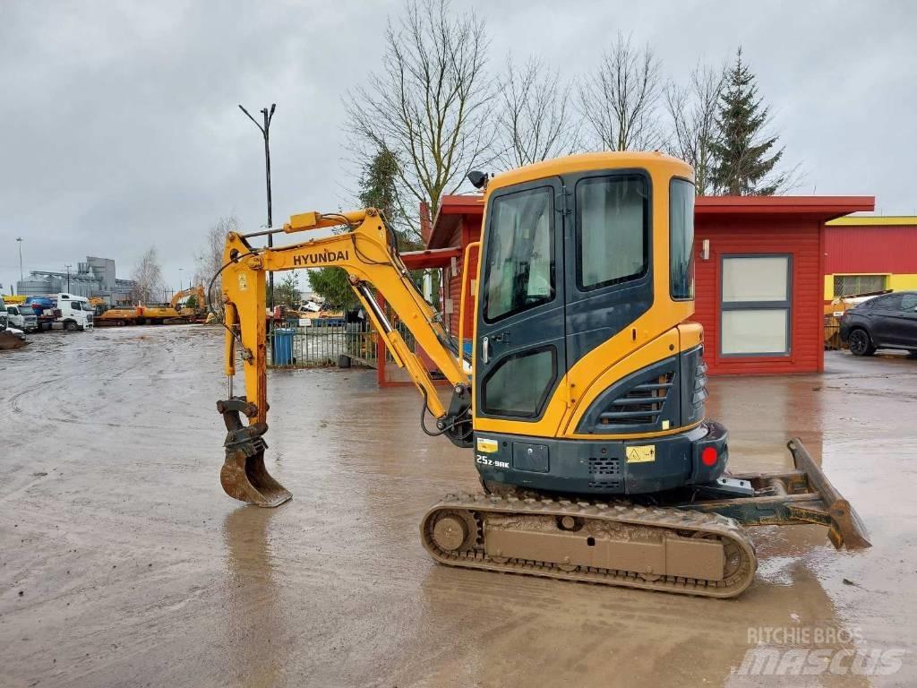 Hyundai R25Z-9AK Mini Escavadoras <7t