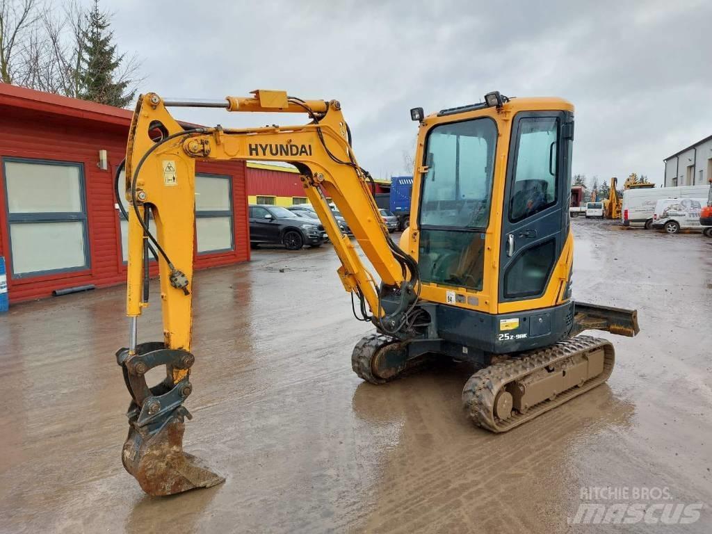 Hyundai R25Z-9AK Mini Escavadoras <7t