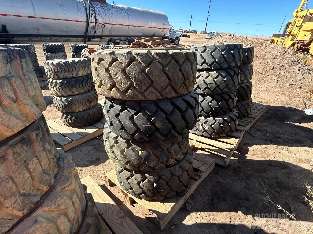 Bobcat 12x16.5 Tires Pneus, Rodas e Jantes