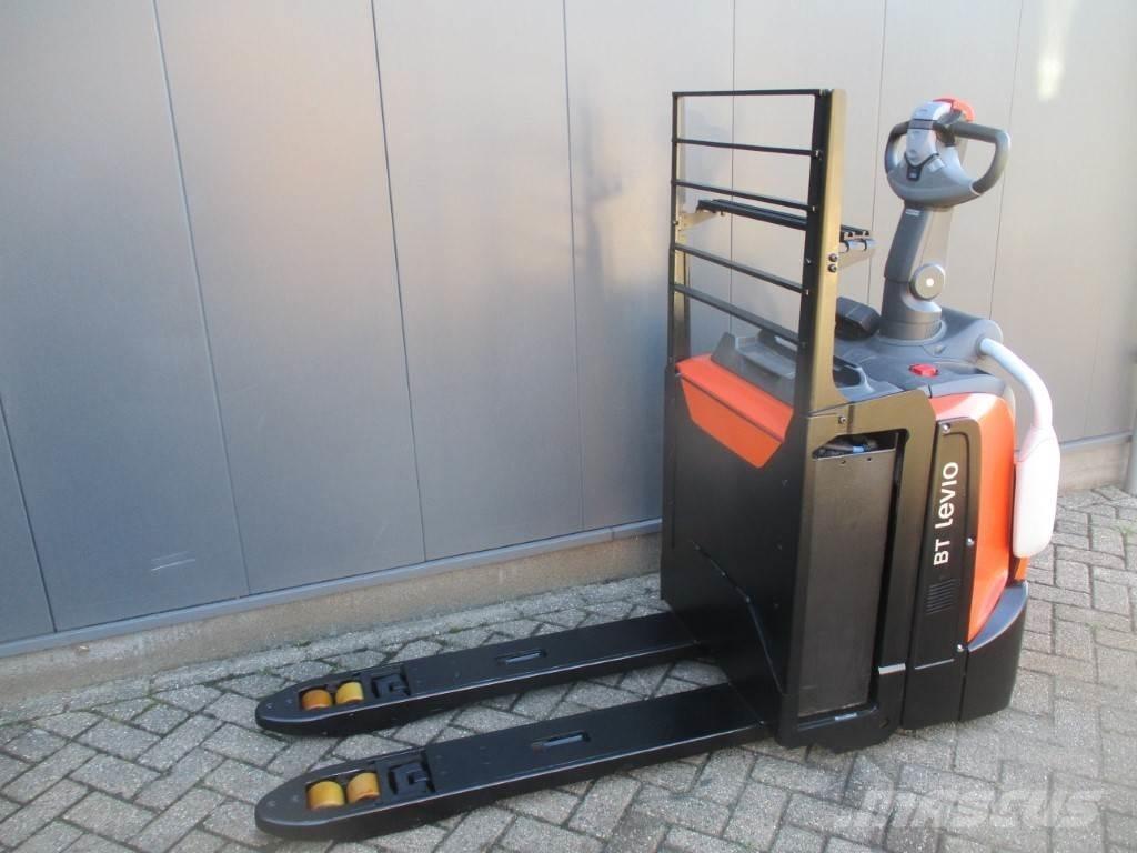 Toyota LPE 200 Porta-paletes com plataforma