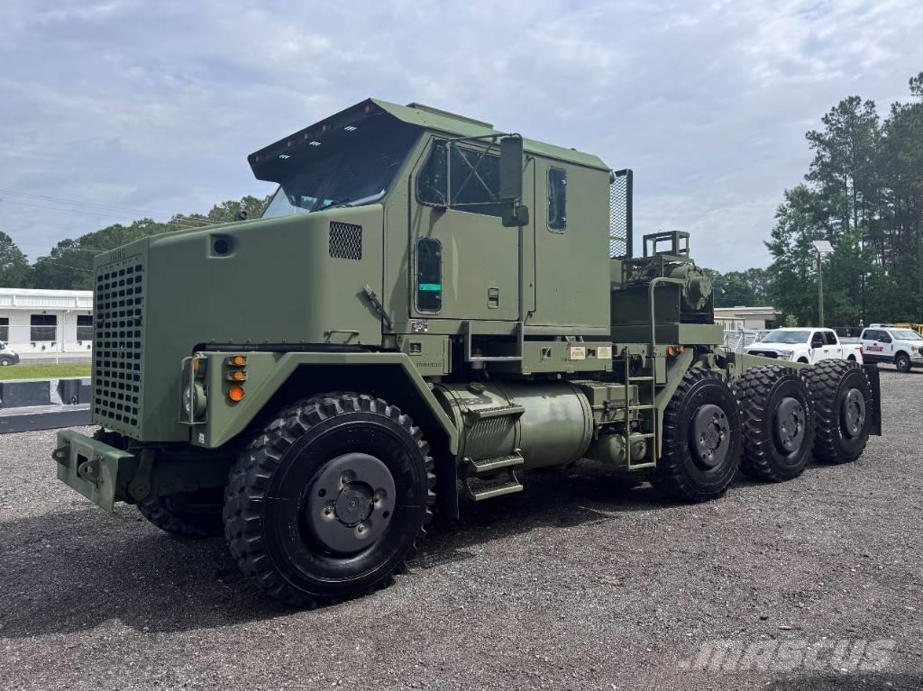 Oshkosh M1070 Tractores (camiões)