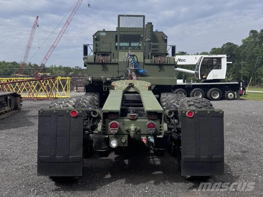 Oshkosh M1070 Tractores (camiões)