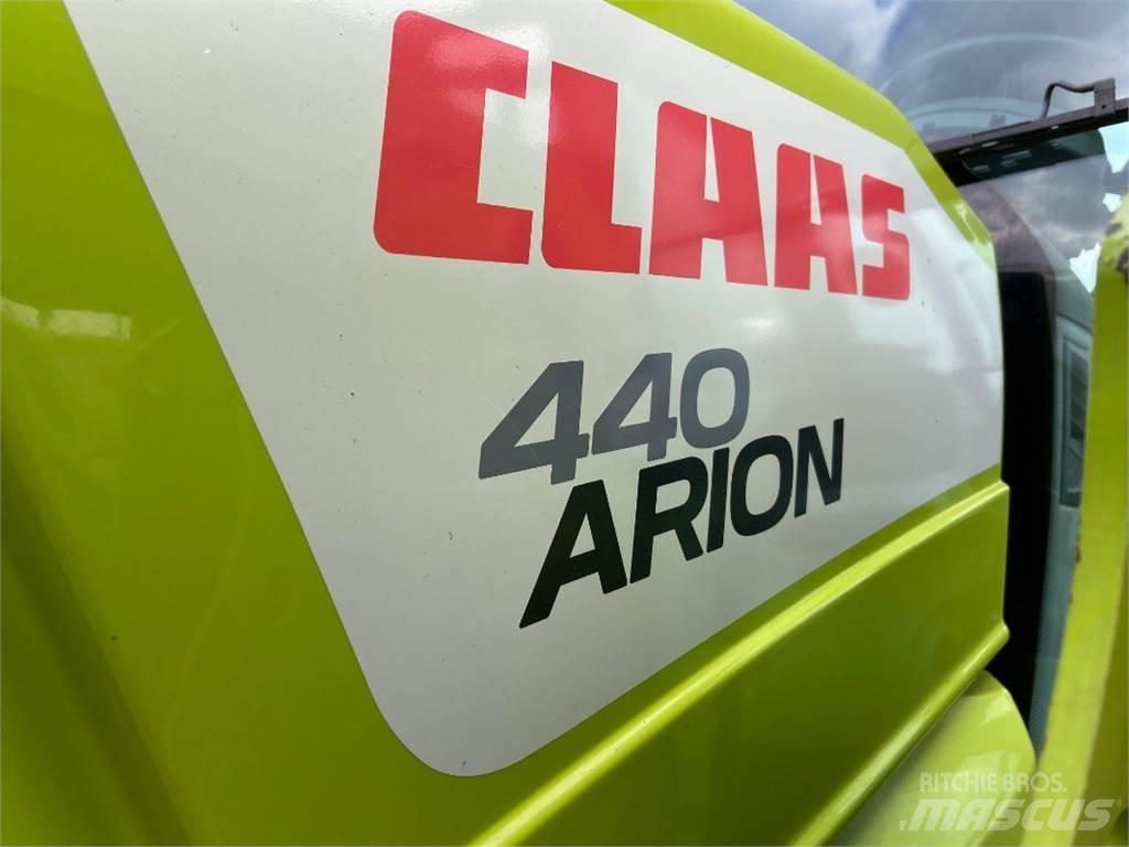 CLAAS Arion 440 Tratores Agrícolas usados