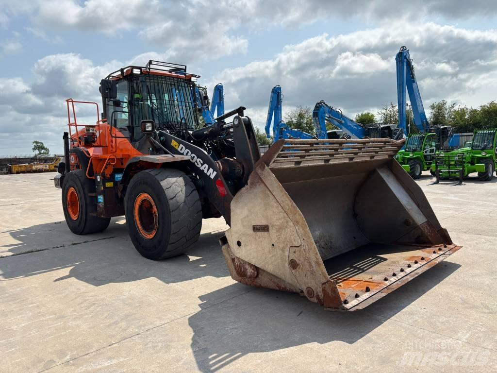 Doosan DL 300-5 Pás carregadoras de rodas