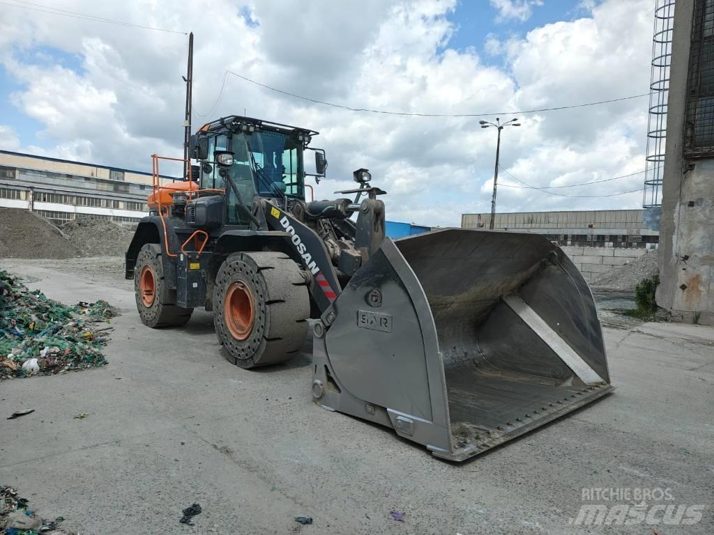 Doosan DL 320-7 Pás carregadoras de rodas
