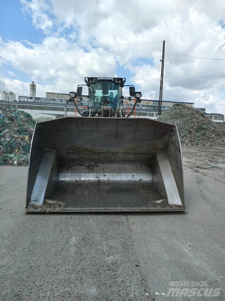 Doosan DL 320-7 Pás carregadoras de rodas