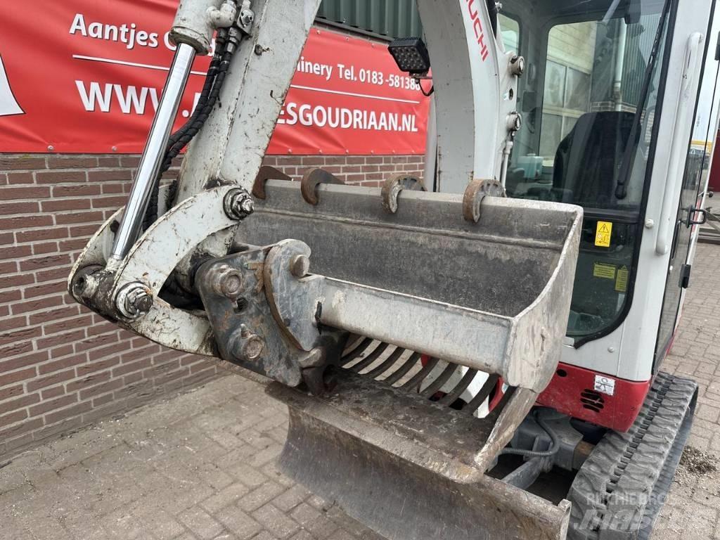 Takeuchi TB216 Mini Escavadoras <7t