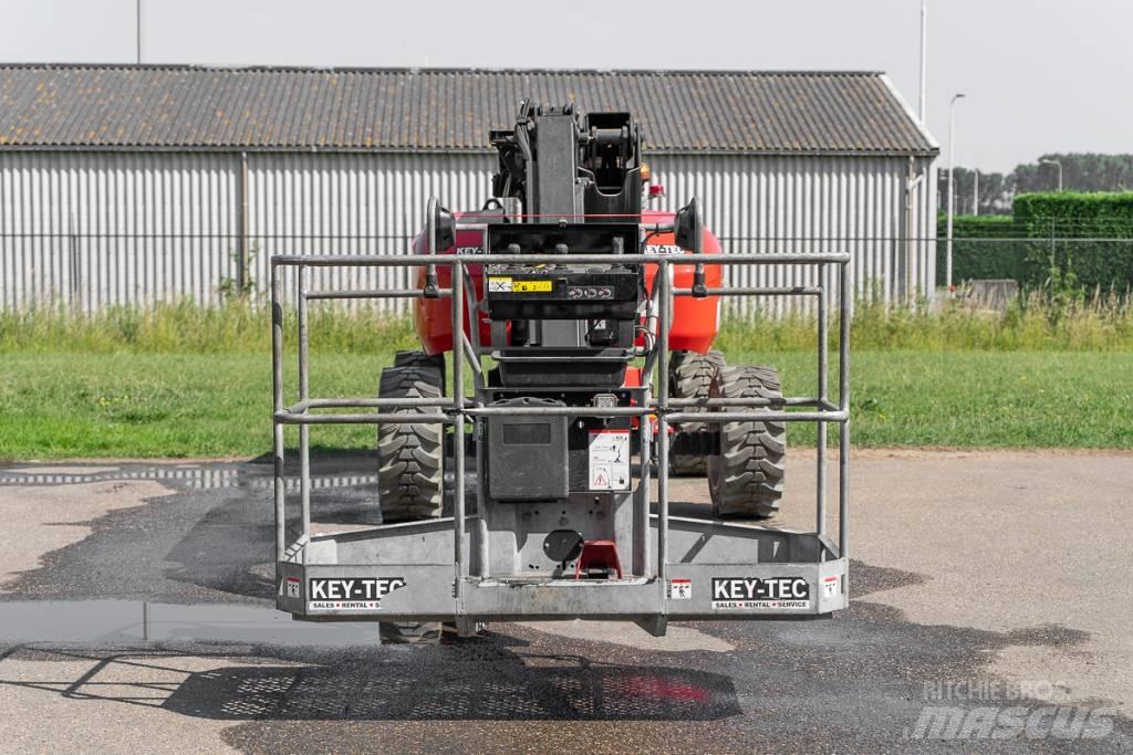 Manitou 200 ATJ e Elevadores braços articulados