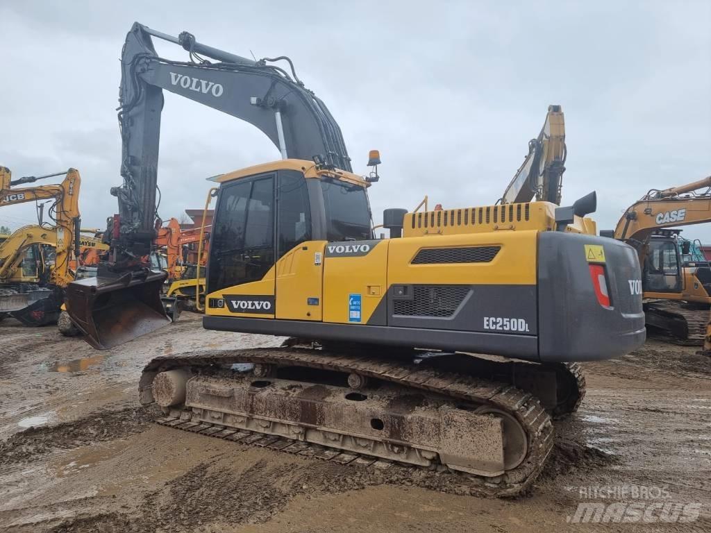 Volvo EC 250 D L Escavadoras de rastos