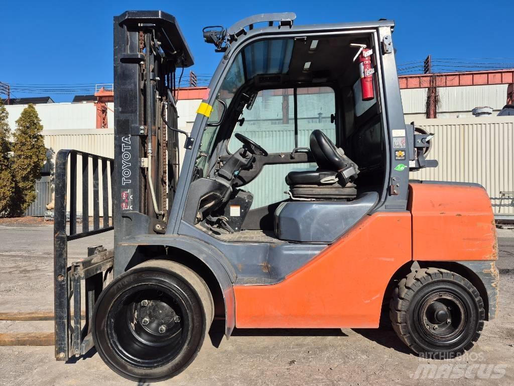Toyota 8 FGU 30 Empilhadores - Outros