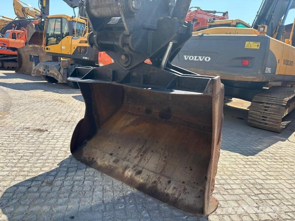 Volvo EC 240 C L Escavadoras de rastos