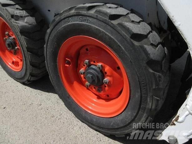 Bobcat 553 Carregadoras de direcção deslizante