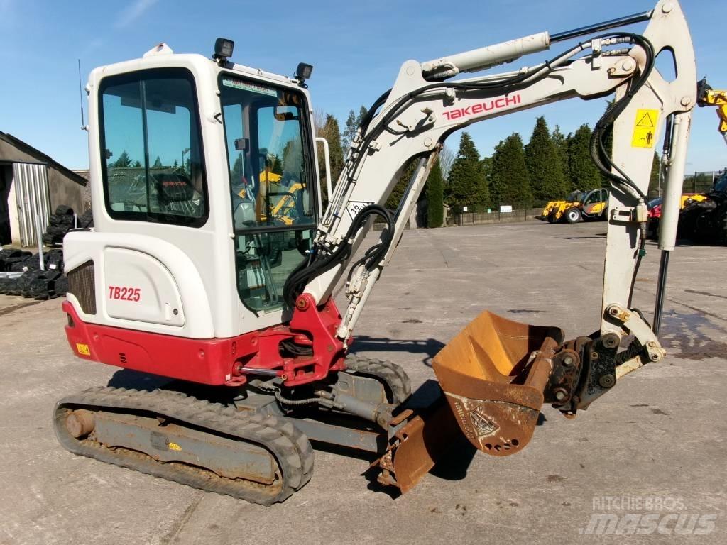 Takeuchi TB 225 Mini Escavadoras <7t