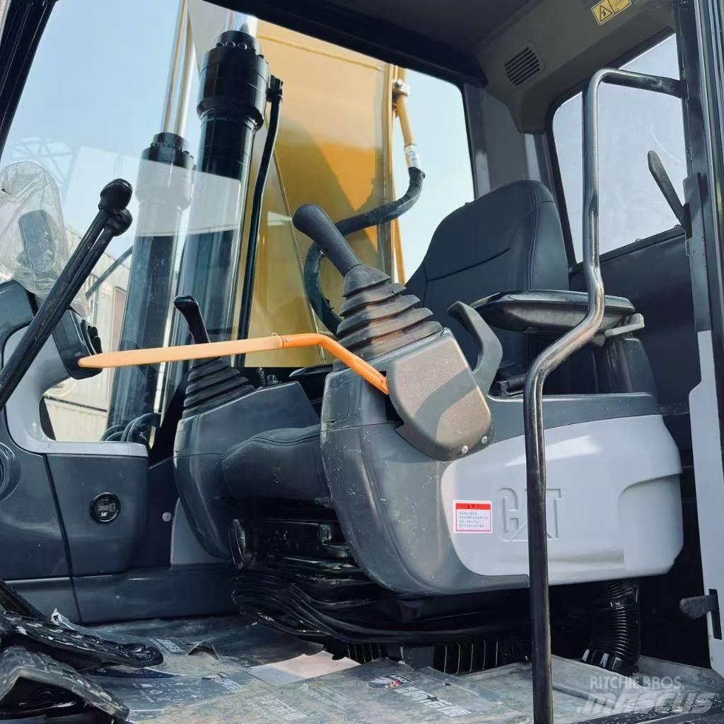 CAT 320 D2 L Escavadoras de rastos