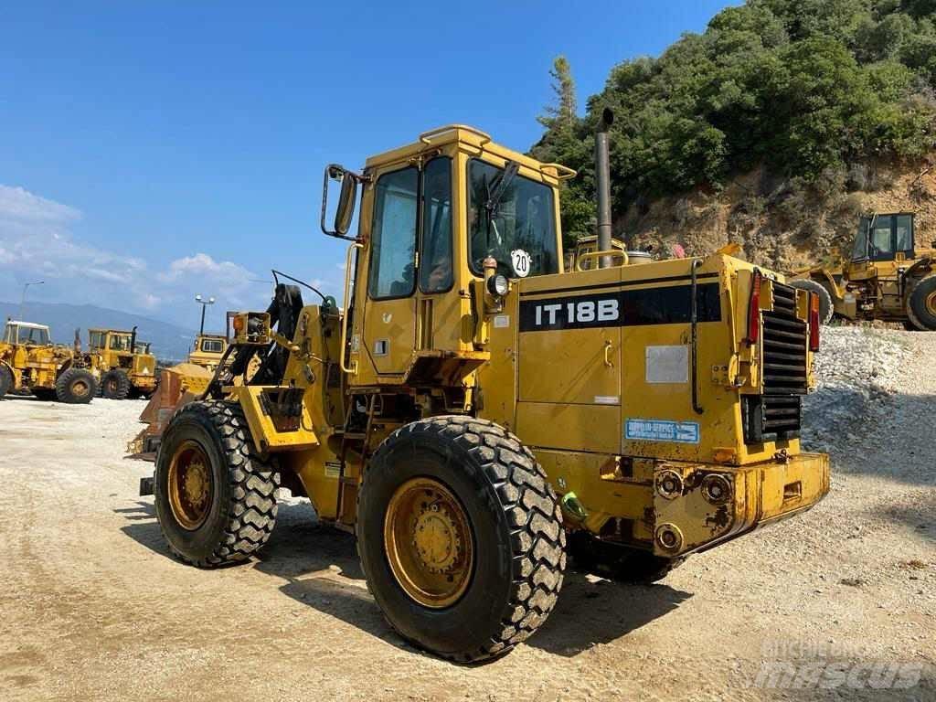 CAT IT 18 B Pás carregadoras de rodas