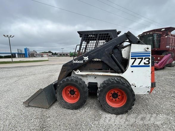 Bobcat 773 Carregadoras de direcção deslizante