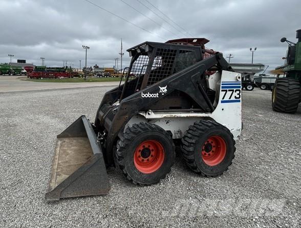 Bobcat 773 Carregadoras de direcção deslizante
