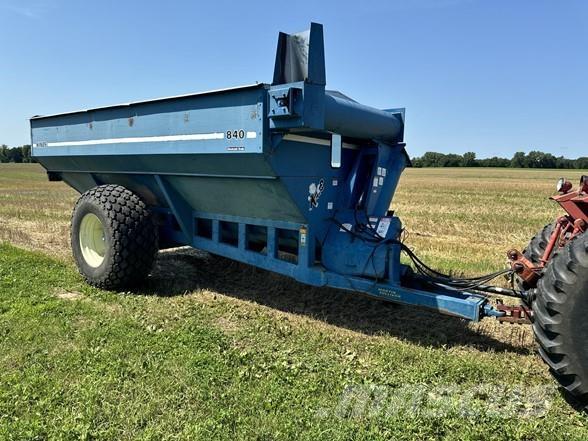 Kinze 840 Carrinhos de grão