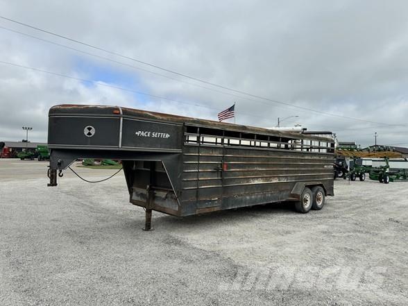  PACESETTER 24 Reboques transporte animais