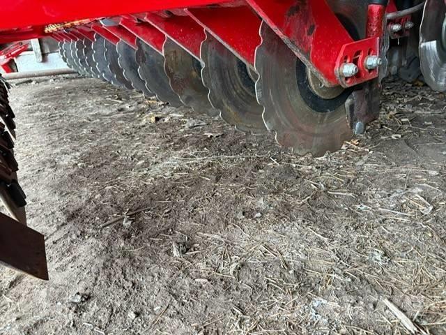 Väderstad Rapid300C Perfuradoras