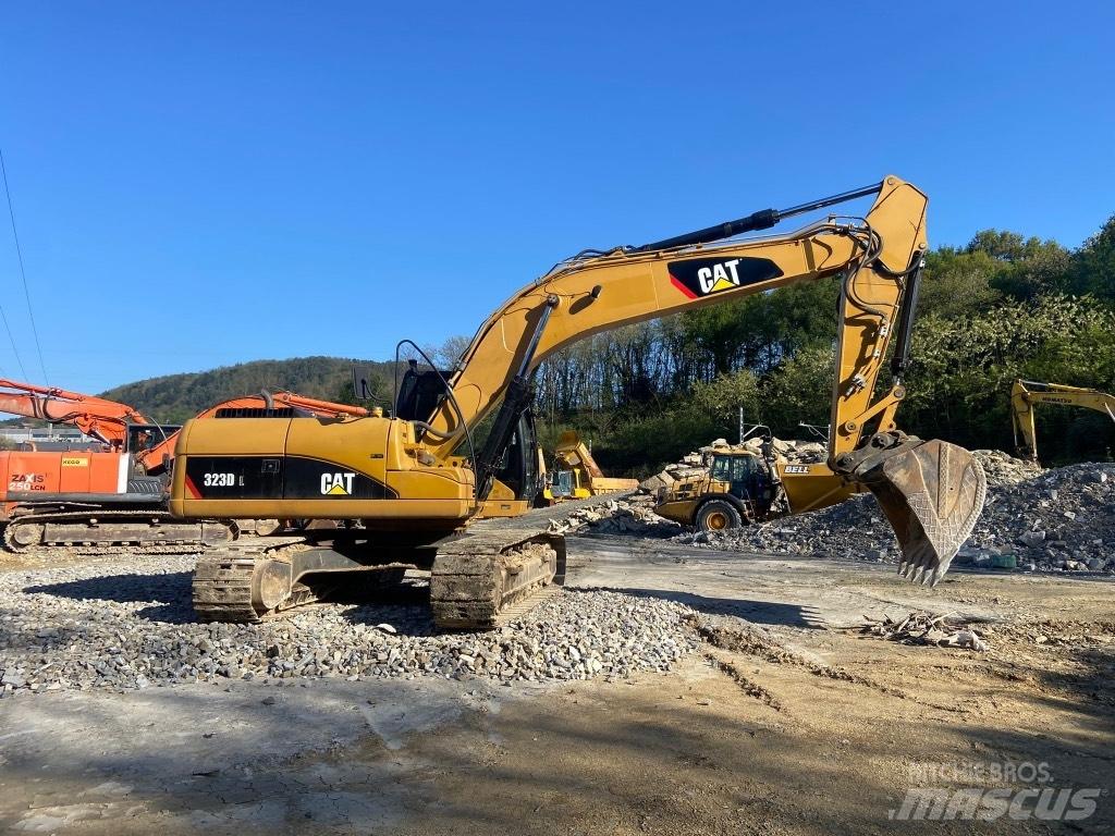 CAT 323 D Escavadoras de rastos
