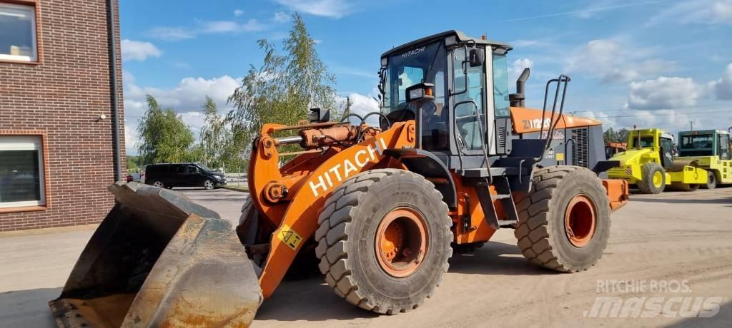 Hitachi ZW 220 Pás carregadoras de rodas