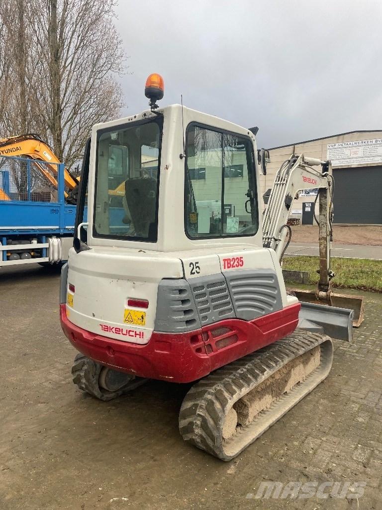 Takeuchi TB 235 Mini Escavadoras <7t