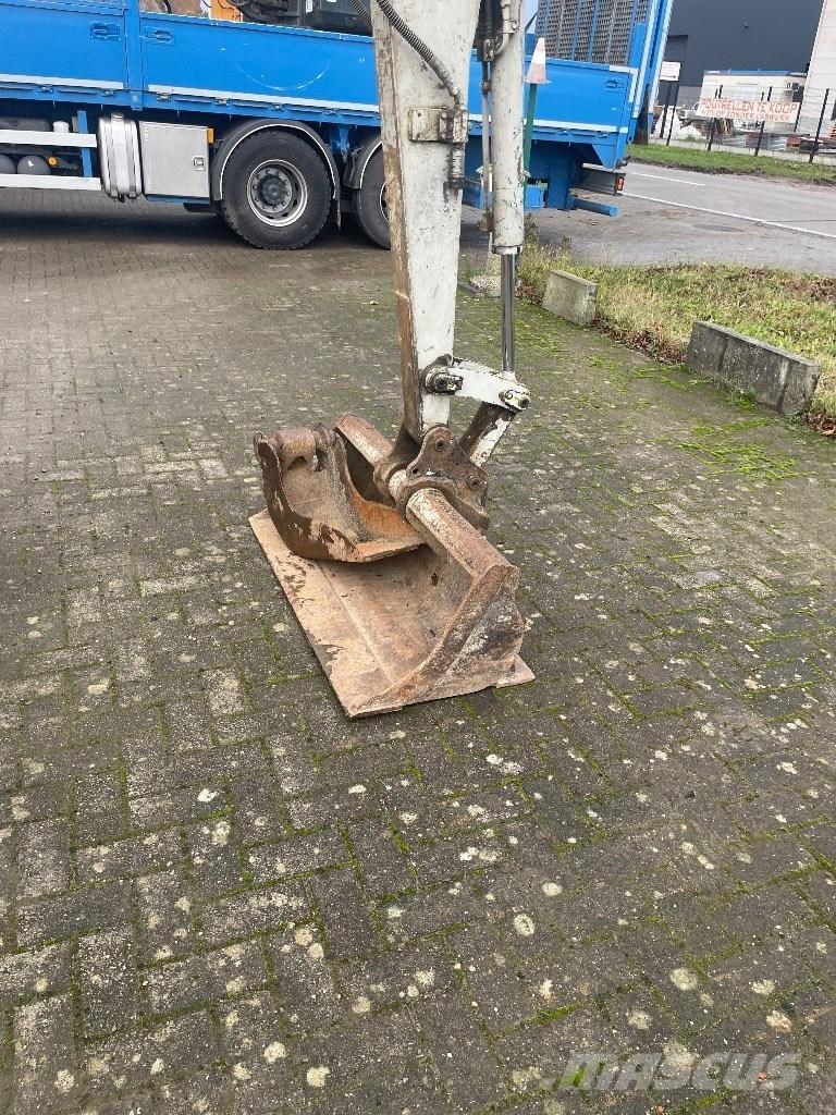 Takeuchi TB 235 Mini Escavadoras <7t