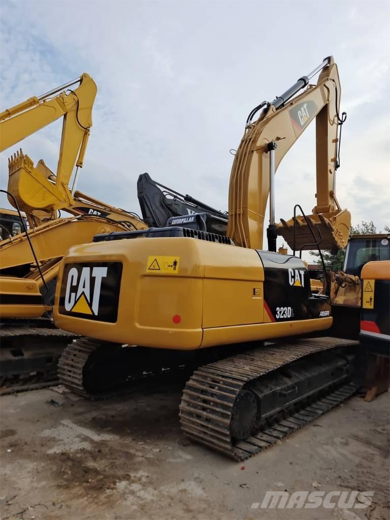 CAT 323 D Escavadoras de rastos
