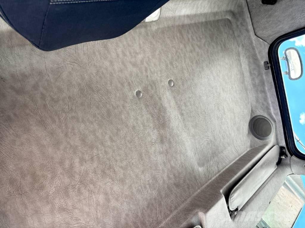 Kenworth T 300 Tractores (camiões)