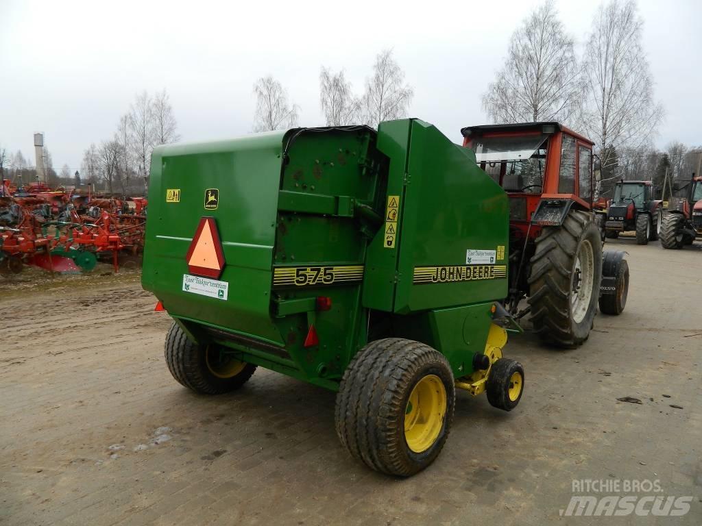 John Deere 575 Enfardadeira de rolos
