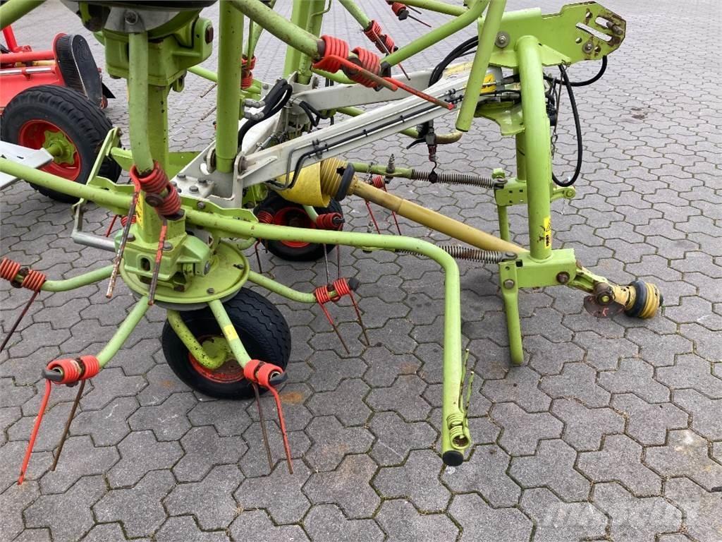 CLAAS Volto 870 Ancinho virador