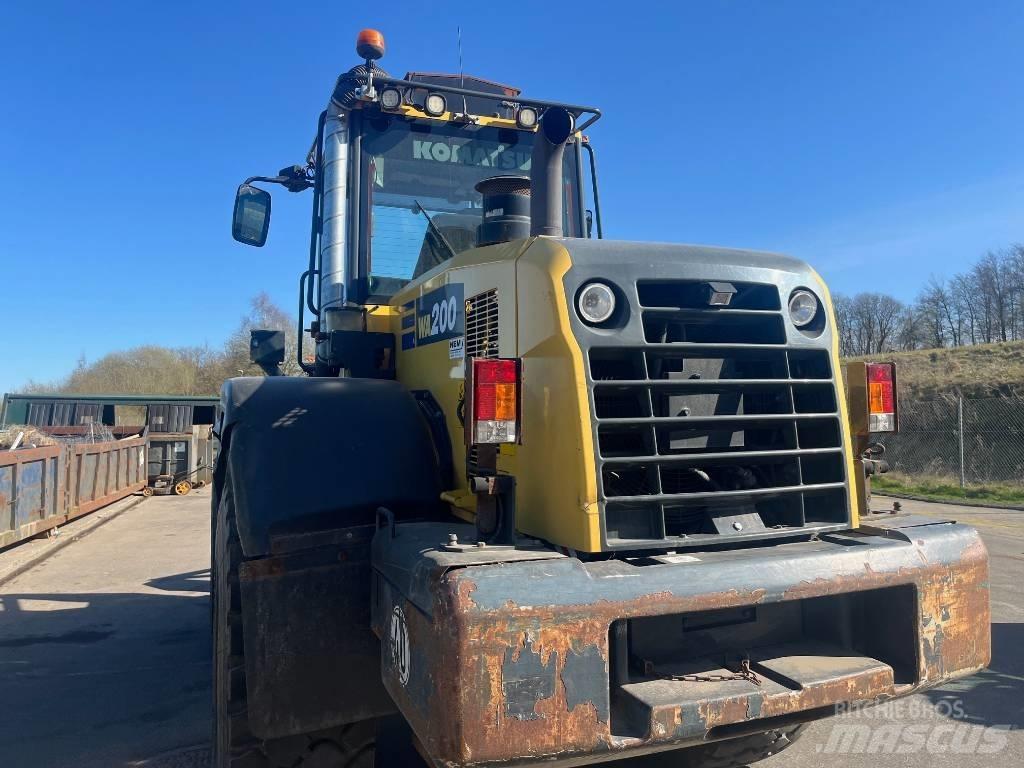 Komatsu WA 200-7 Escavadoras de rastos