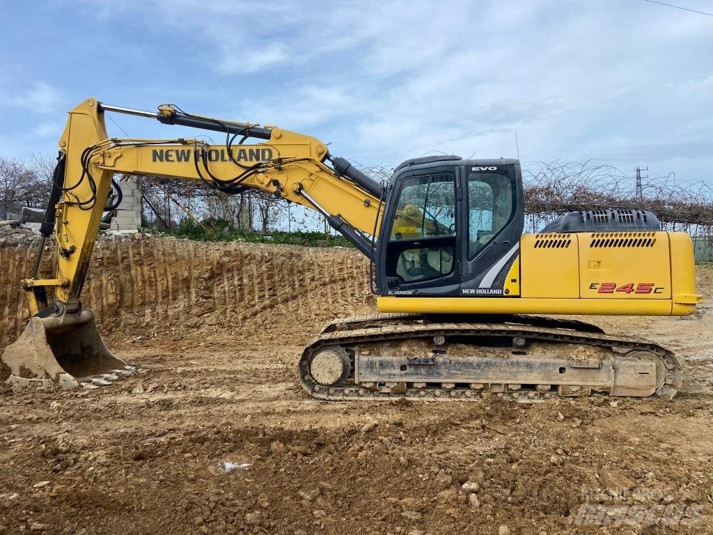 New Holland E245 Escavadoras de rastos