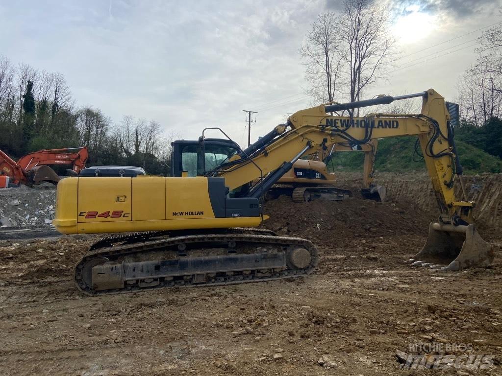 New Holland E245 Escavadoras de rastos