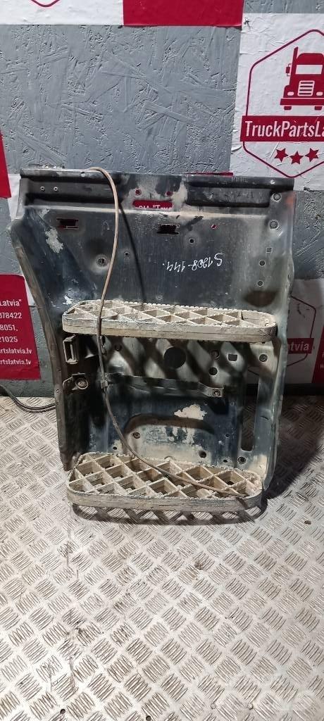Scania 94 D.   1515194 Cabines e interior