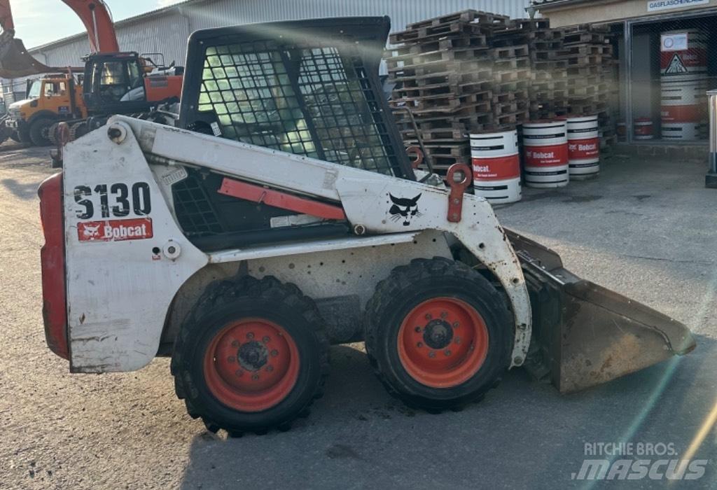 Bobcat S 130 Carregadoras de direcção deslizante