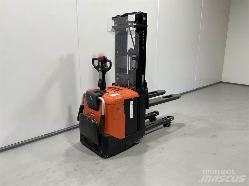 BT SPE125L Self propelled stackers