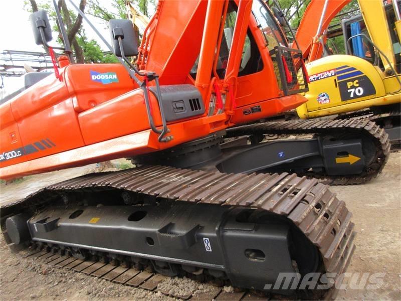 Doosan DX 300 Escavadoras de rastos