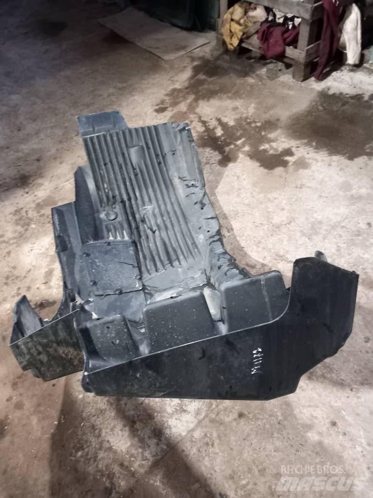 MAN TGX 81612300108 Cabines e interior