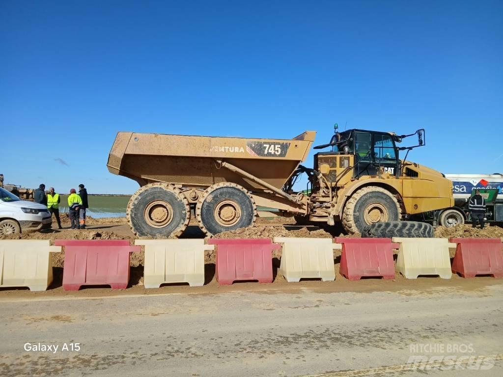 CAT 745 Camiões articulados