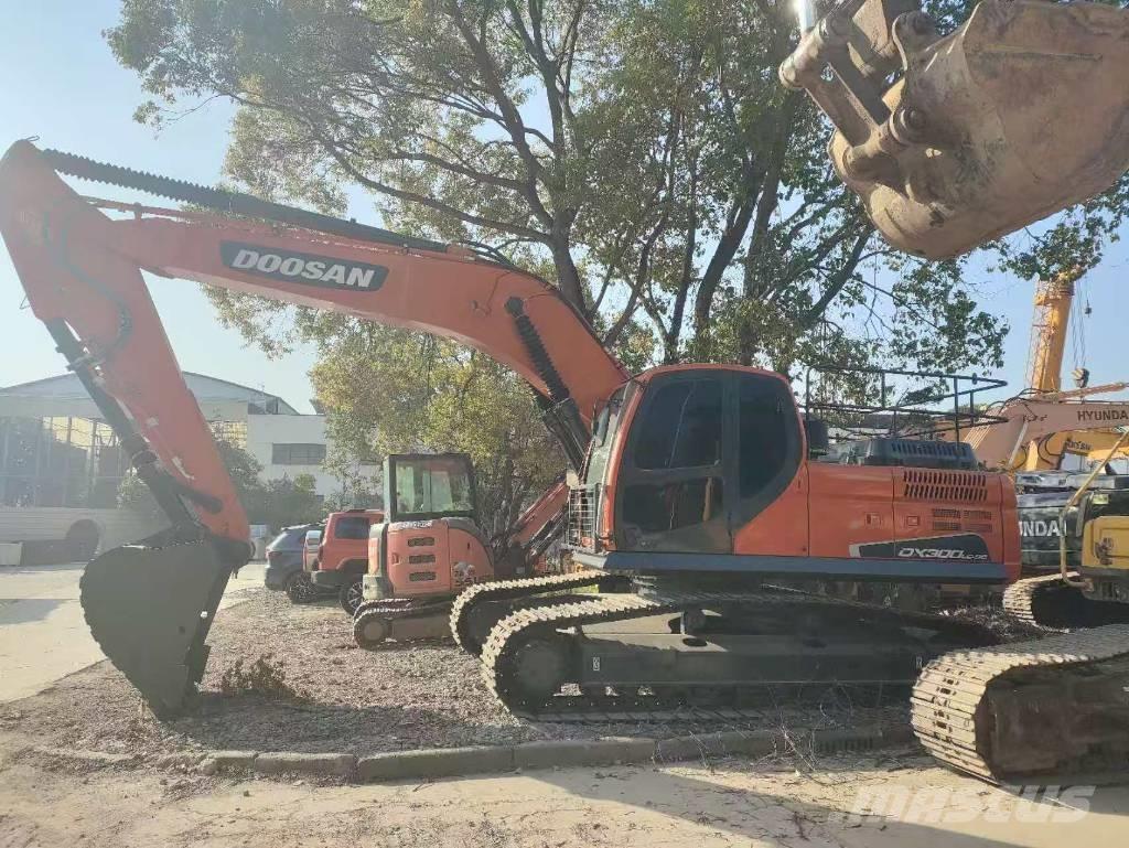 Doosan DX 300 LC Escavadoras de rastos