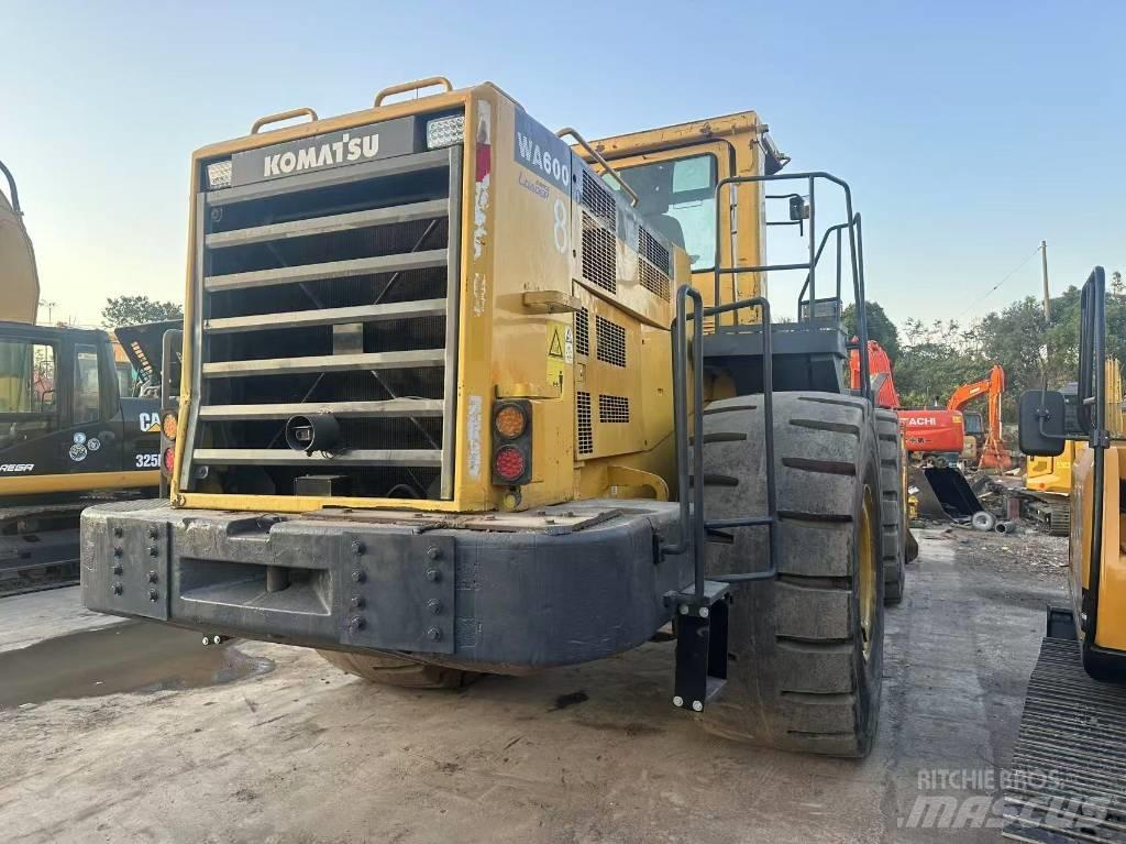 Komatsu WA 600 Pás carregadoras de rodas