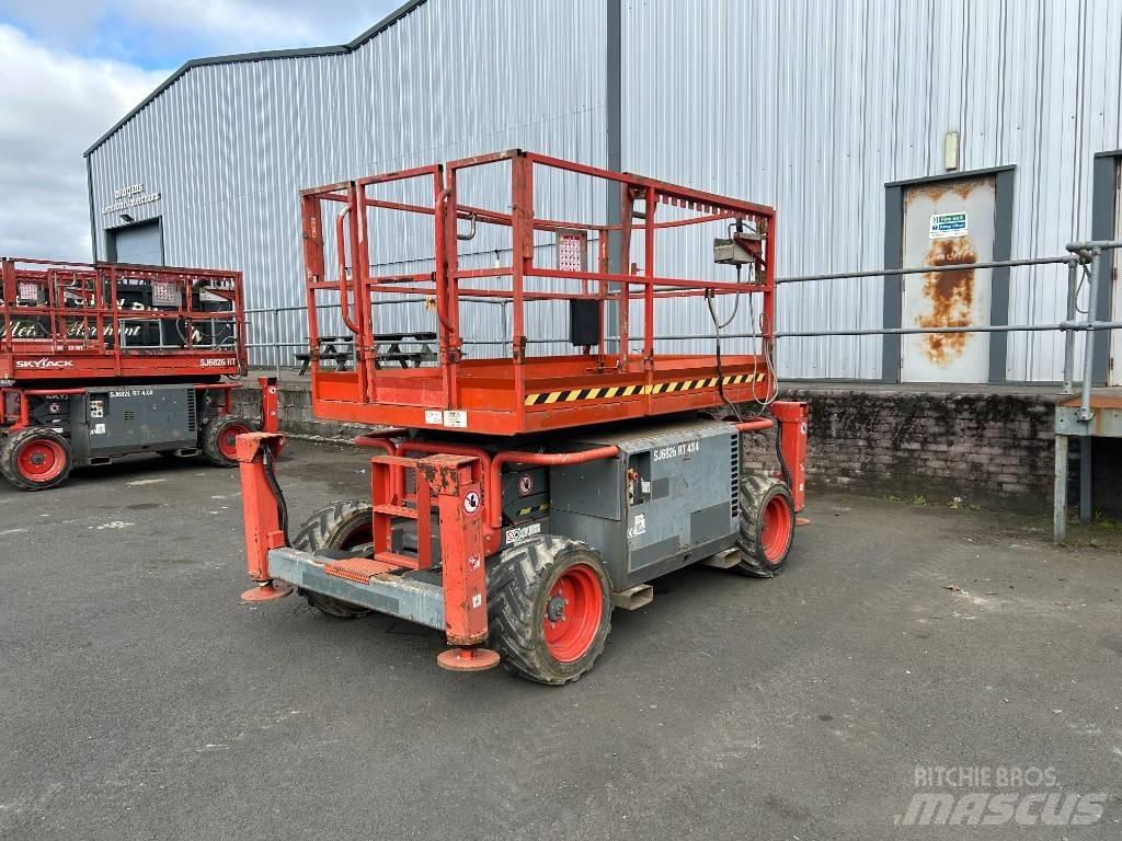 SkyJack SJ 6826 RT Elevadores de tesoura