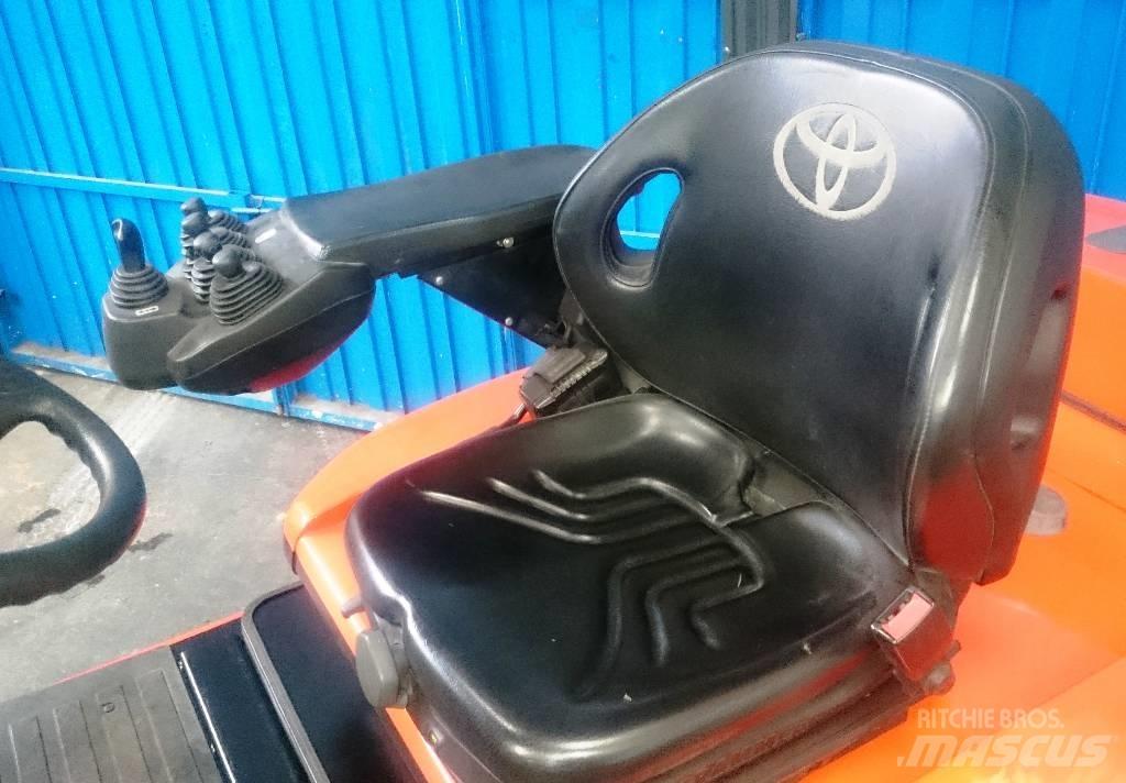 Toyota 7 FBMF 30 Empilhadores eléctricos