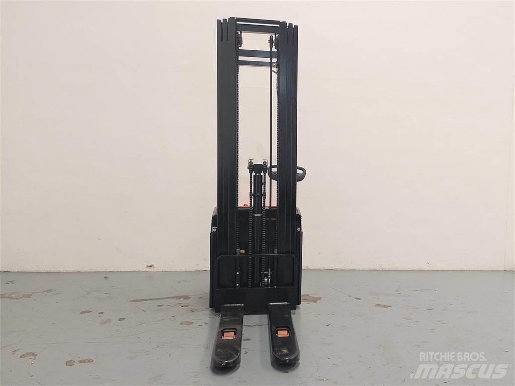 Hangcha CDD16 AC2 Empilhador para operador externo