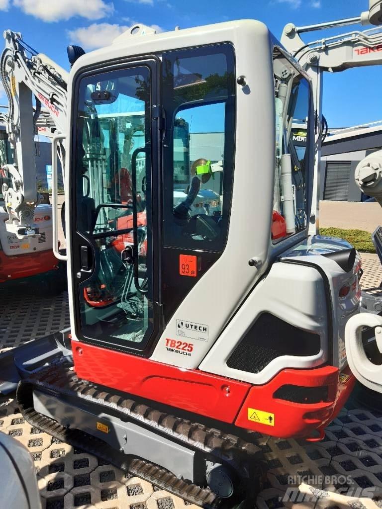 Takeuchi TB225 V3 Mini Escavadoras <7t