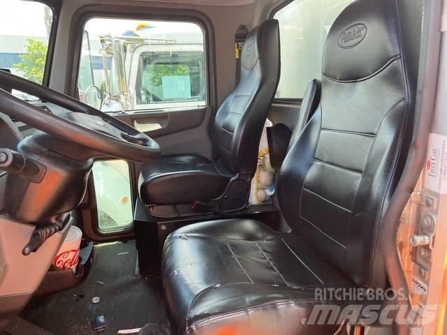 Peterbilt 337 Camiões de entrega de bebidas