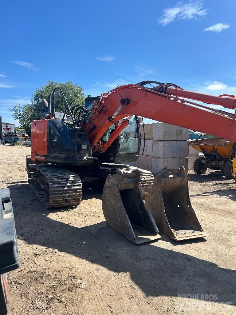 Hitachi ZX 135 US-6 Escavadoras de rastos