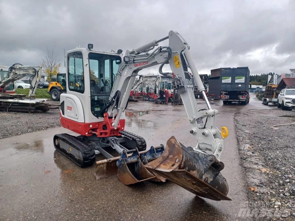 Takeuchi TB 225 Mini Escavadoras <7t